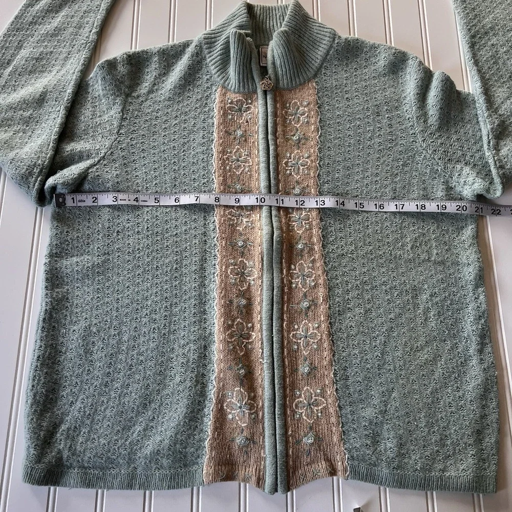 Vintage 1990s Napa Valley Sage Green Floral‎ Beaded Full Zip Sweater Small
